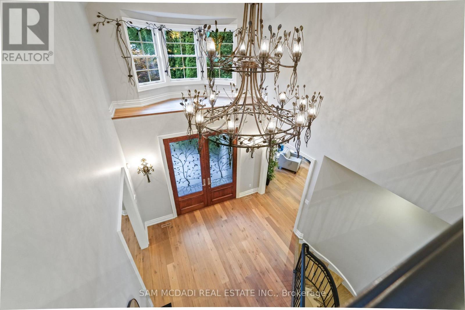 2025 Heartwood Court, Mississauga, Ontario  L5C 4P7 - Photo 33 - W12500044