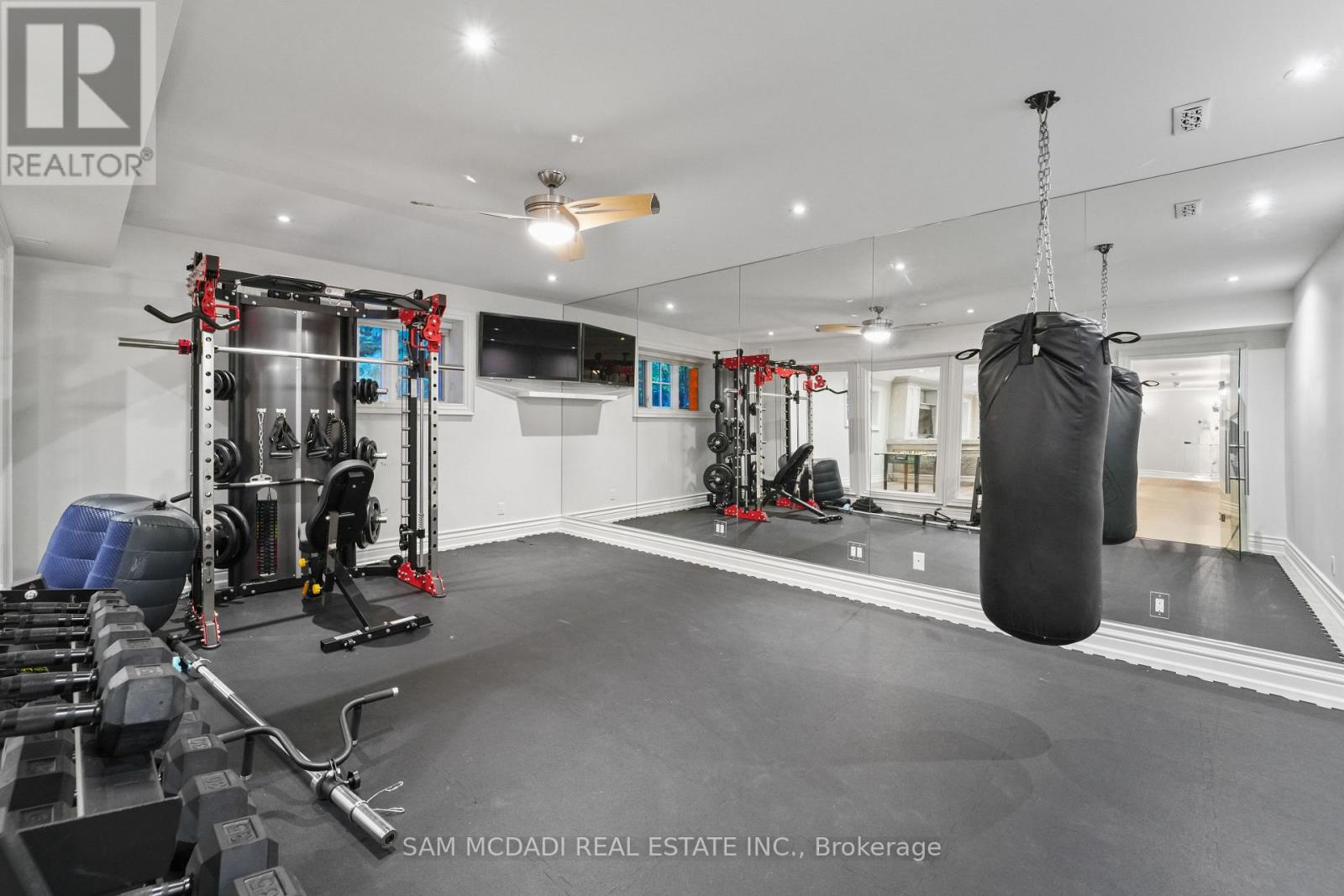 2025 Heartwood Court, Mississauga, Ontario  L5C 4P7 - Photo 40 - W12500044