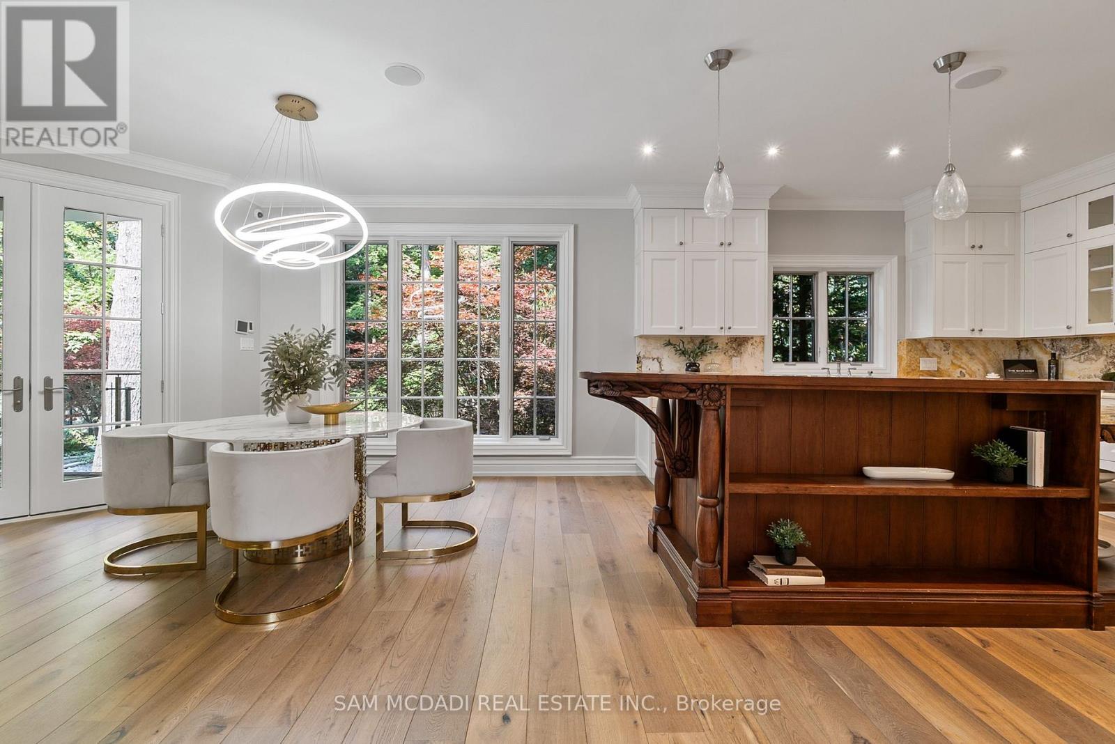 2025 Heartwood Court, Mississauga, Ontario  L5C 4P7 - Photo 8 - W12500044