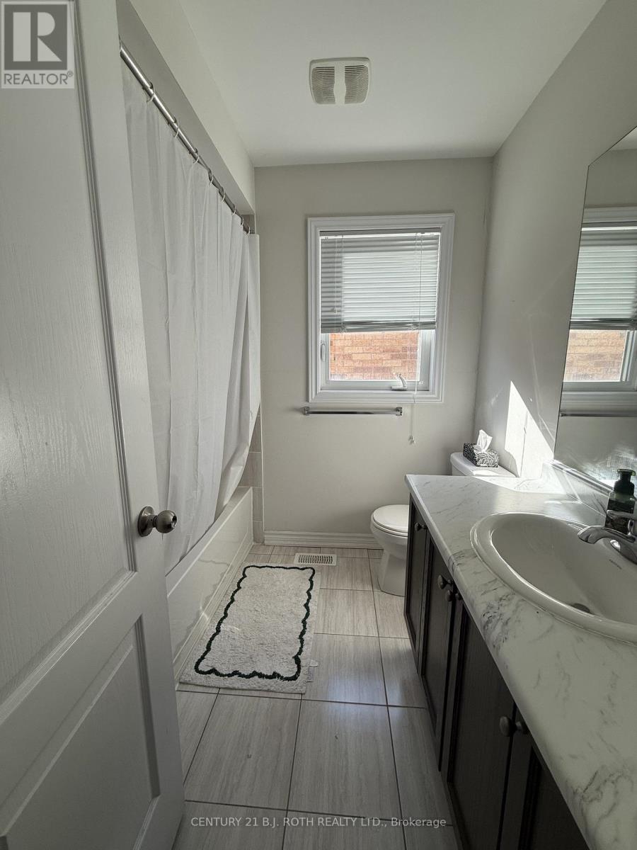 67 Megan Crescent, Barrie, Ontario  L4N 6E4 - Photo 13 - S12472849