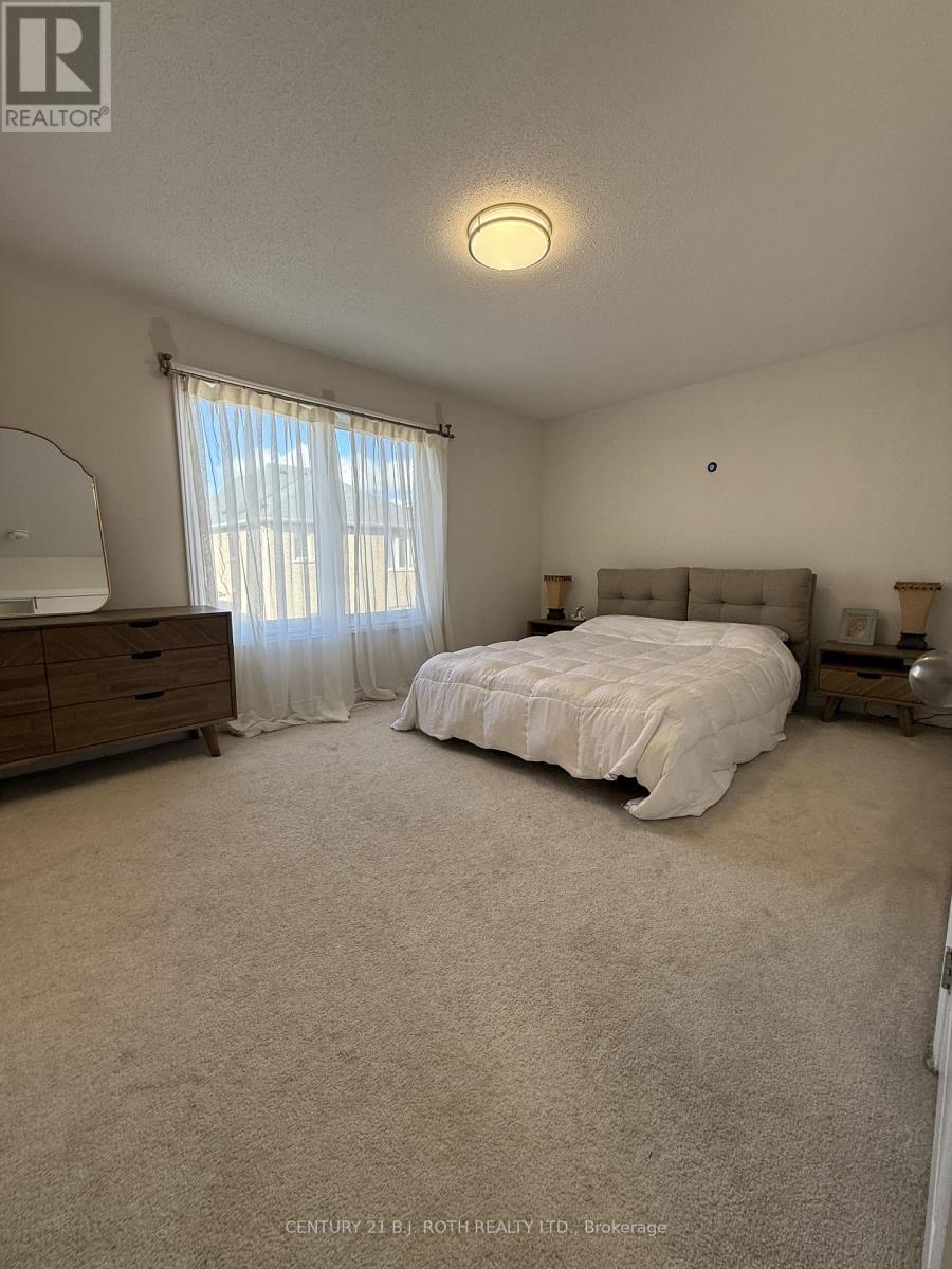 67 Megan Crescent, Barrie, Ontario  L4N 6E4 - Photo 16 - S12472849