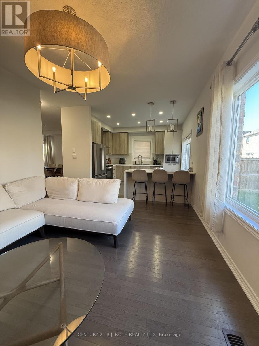 67 Megan Crescent, Barrie, Ontario  L4N 6E4 - Photo 10 - S12472849