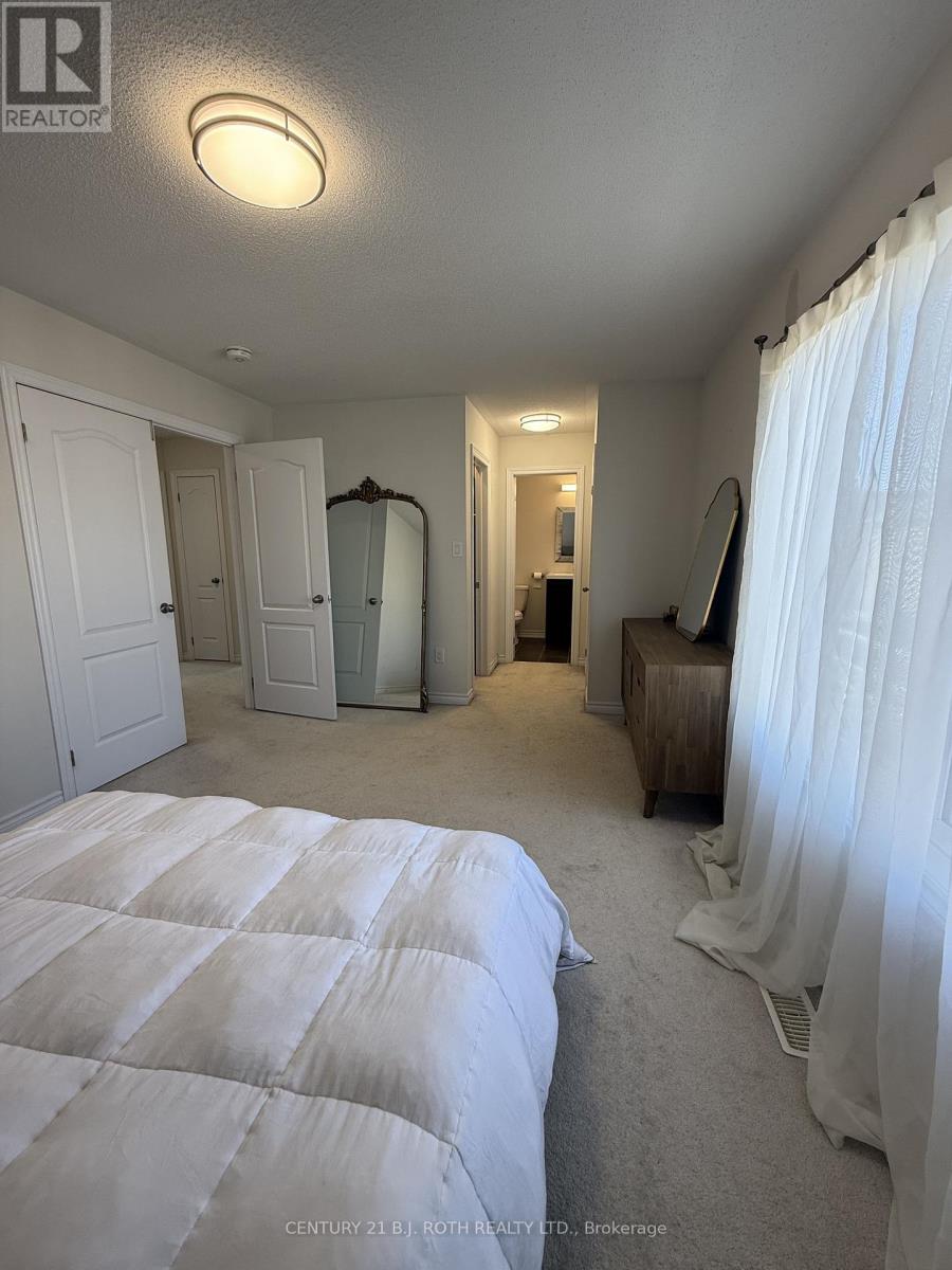 67 Megan Crescent, Barrie, Ontario  L4N 6E4 - Photo 17 - S12472849