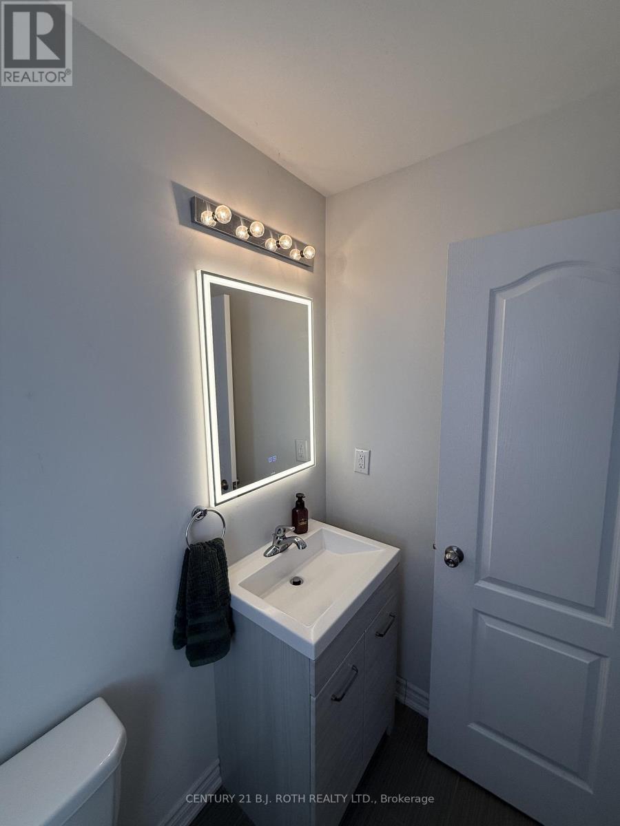 67 Megan Crescent, Barrie, Ontario  L4N 6E4 - Photo 6 - S12472849