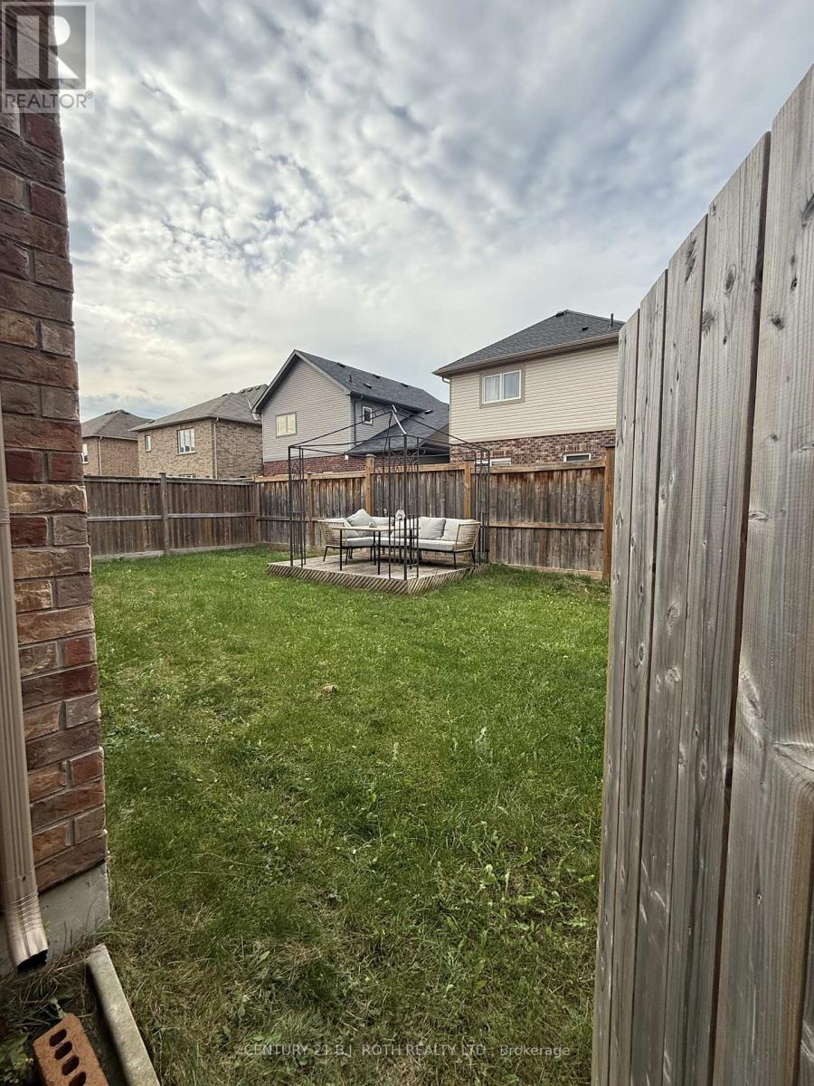 67 Megan Crescent, Barrie, Ontario  L4N 6E4 - Photo 25 - S12472849