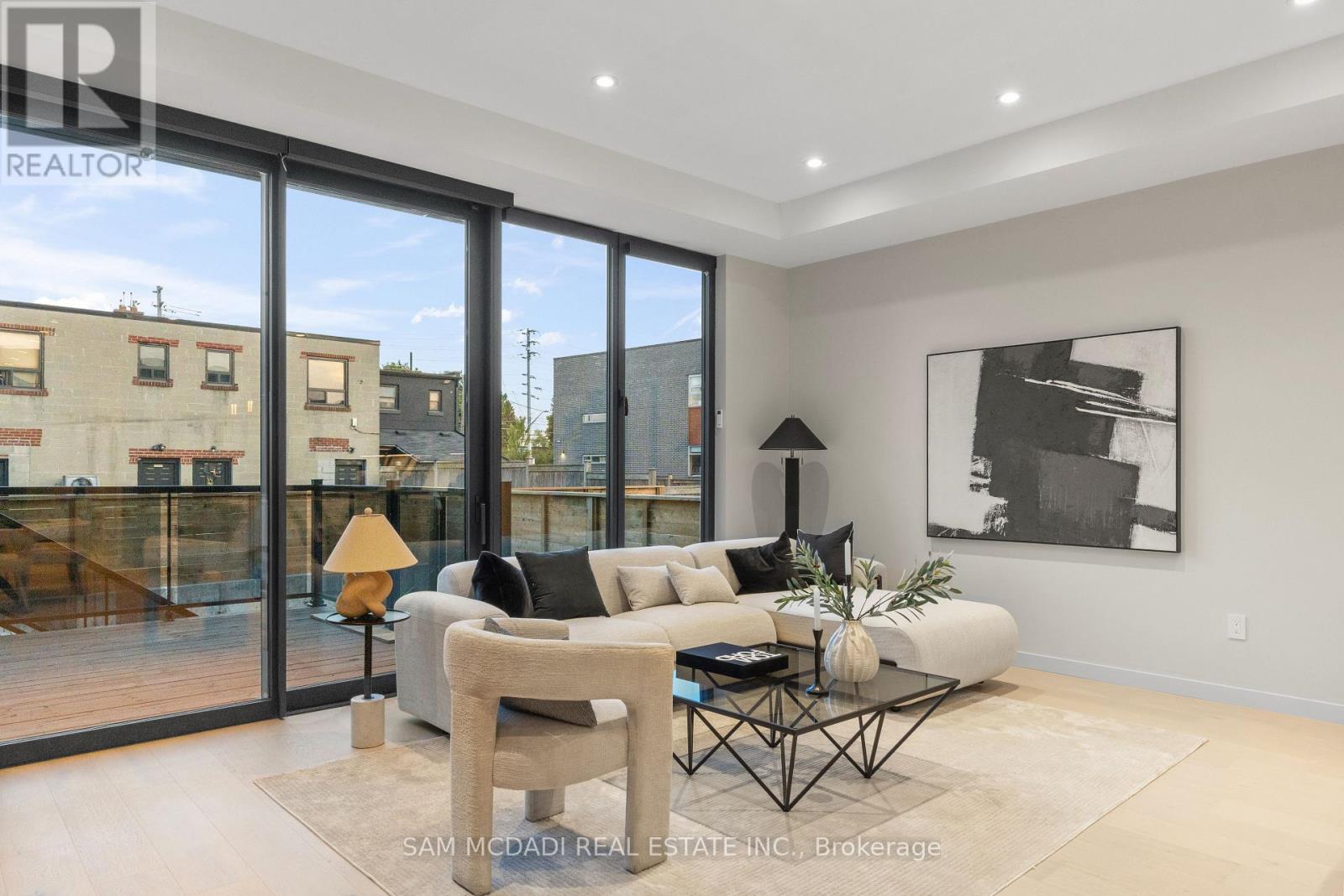 1090 Ella Avenue, Mississauga (Lakeview), Ontario  L5E 1H5 - Photo 11 - W12500062