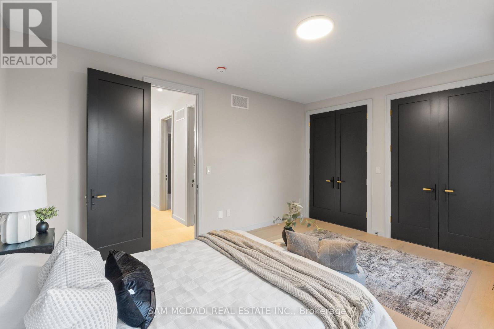 1090 Ella Avenue, Mississauga (Lakeview), Ontario  L5E 1H5 - Photo 28 - W12500062