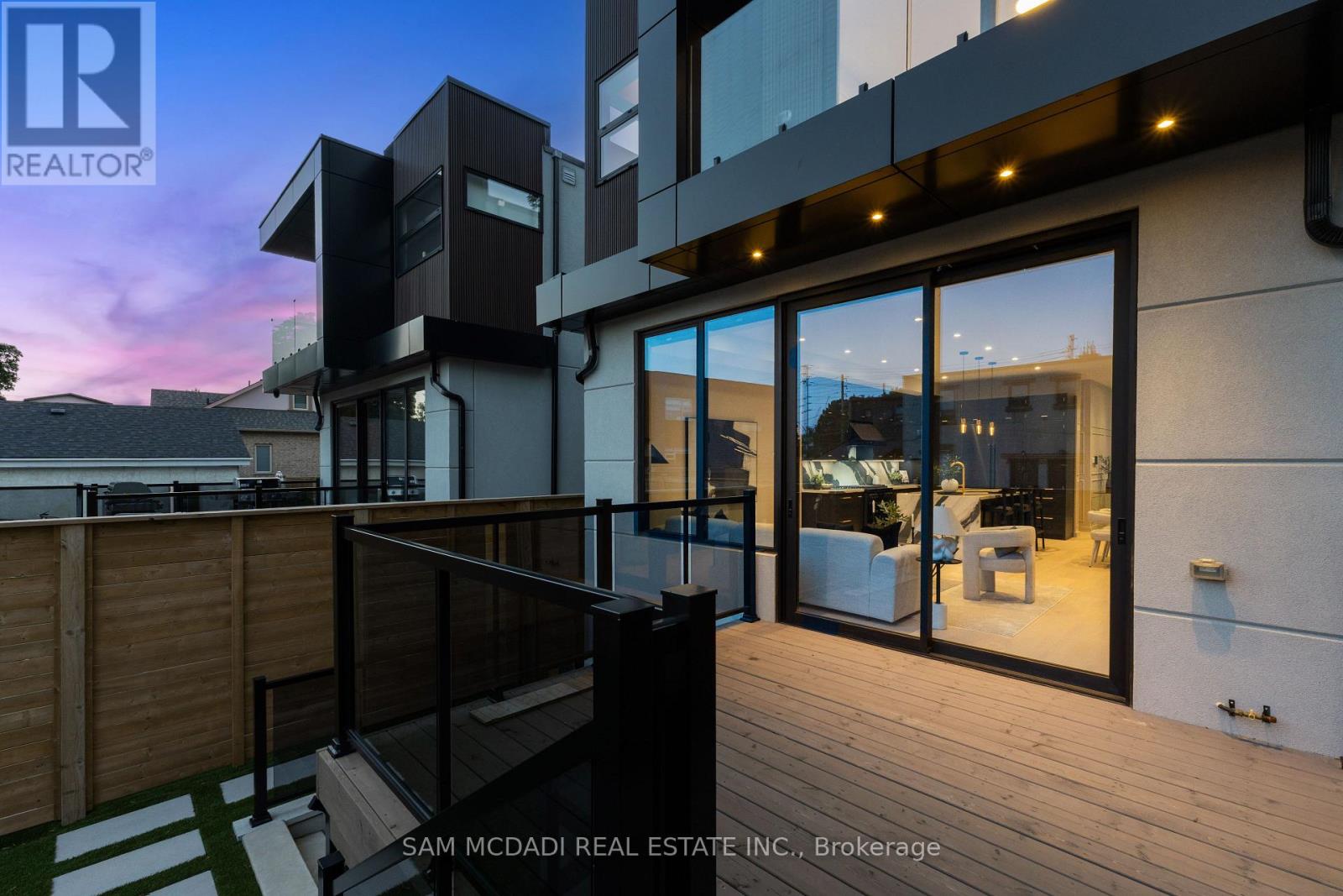 1090 Ella Avenue, Mississauga (Lakeview), Ontario  L5E 1H5 - Photo 44 - W12500062