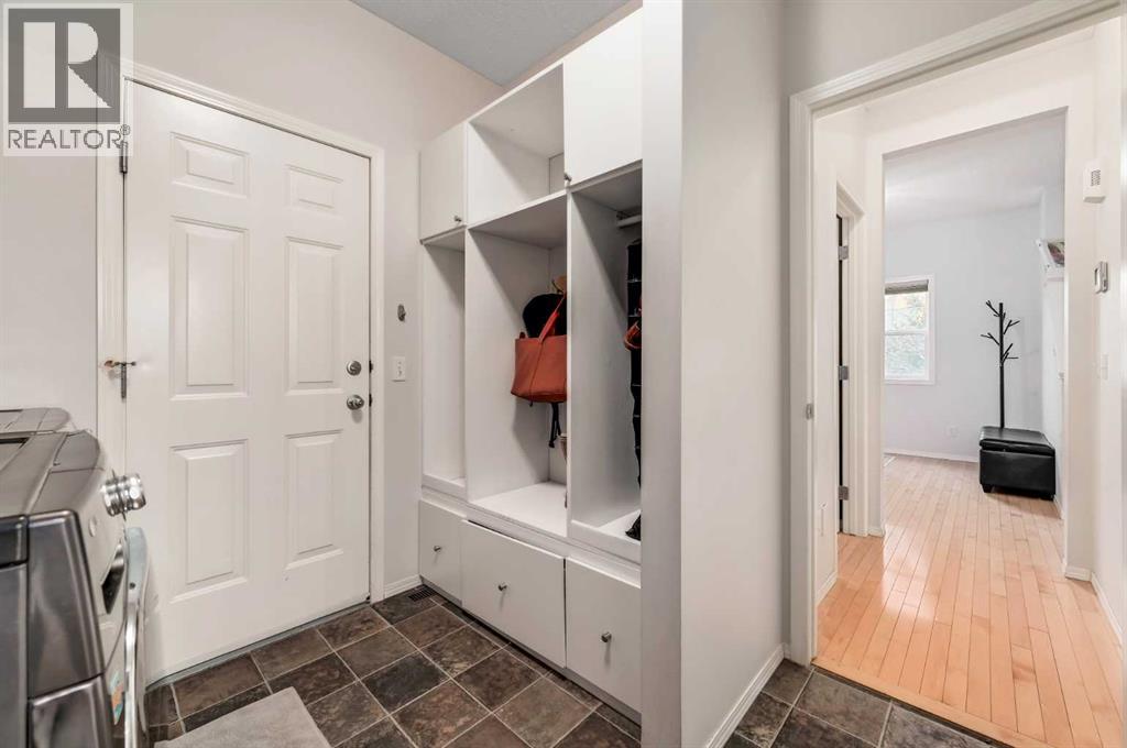 1 Cougarstone Villas Sw, Calgary, Alberta  T3H 4Z4 - Photo 12 - A2261244