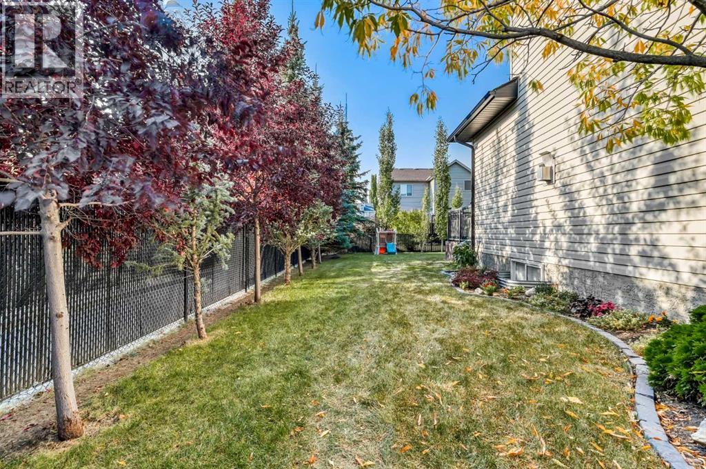 1 Cougarstone Villas Sw, Calgary, Alberta  T3H 4Z4 - Photo 33 - A2261244