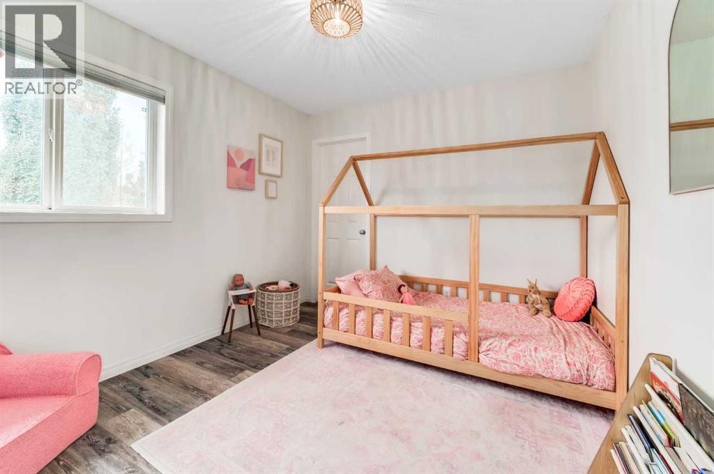 1 Cougarstone Villas Sw, Calgary, Alberta  T3H 4Z4 - Photo 21 - A2261244