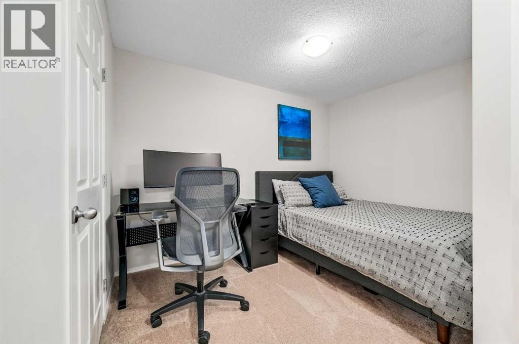 1 Cougarstone Villas Sw, Calgary, Alberta  T3H 4Z4 - Photo 29 - A2261244