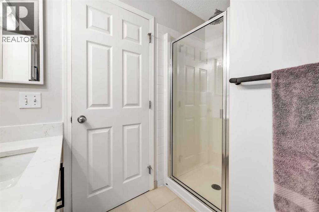 1 Cougarstone Villas Sw, Calgary, Alberta  T3H 4Z4 - Photo 20 - A2261244