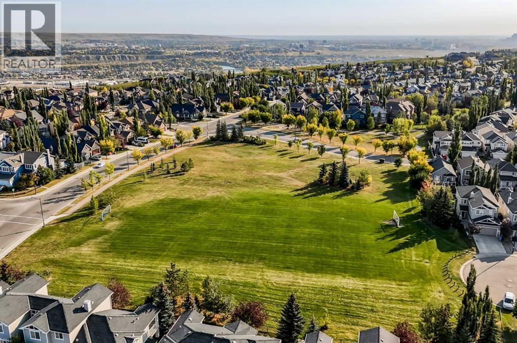 1 Cougarstone Villas Sw, Calgary, Alberta  T3H 4Z4 - Photo 35 - A2261244