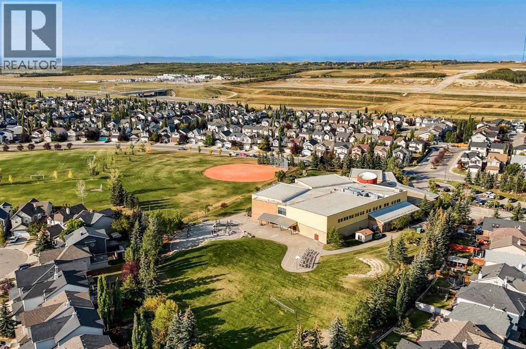 1 Cougarstone Villas Sw, Calgary, Alberta  T3H 4Z4 - Photo 38 - A2261244