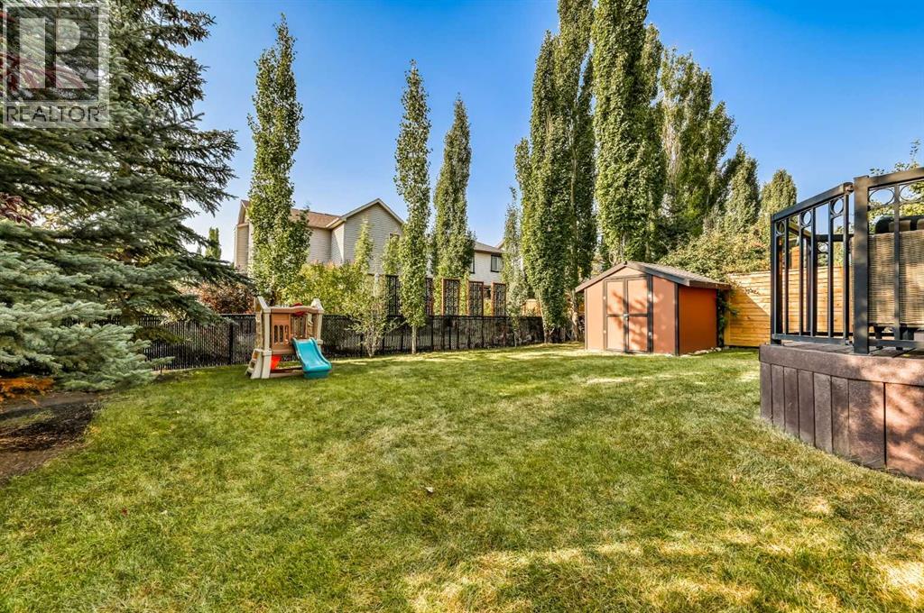 1 Cougarstone Villas Sw, Calgary, Alberta  T3H 4Z4 - Photo 30 - A2261244