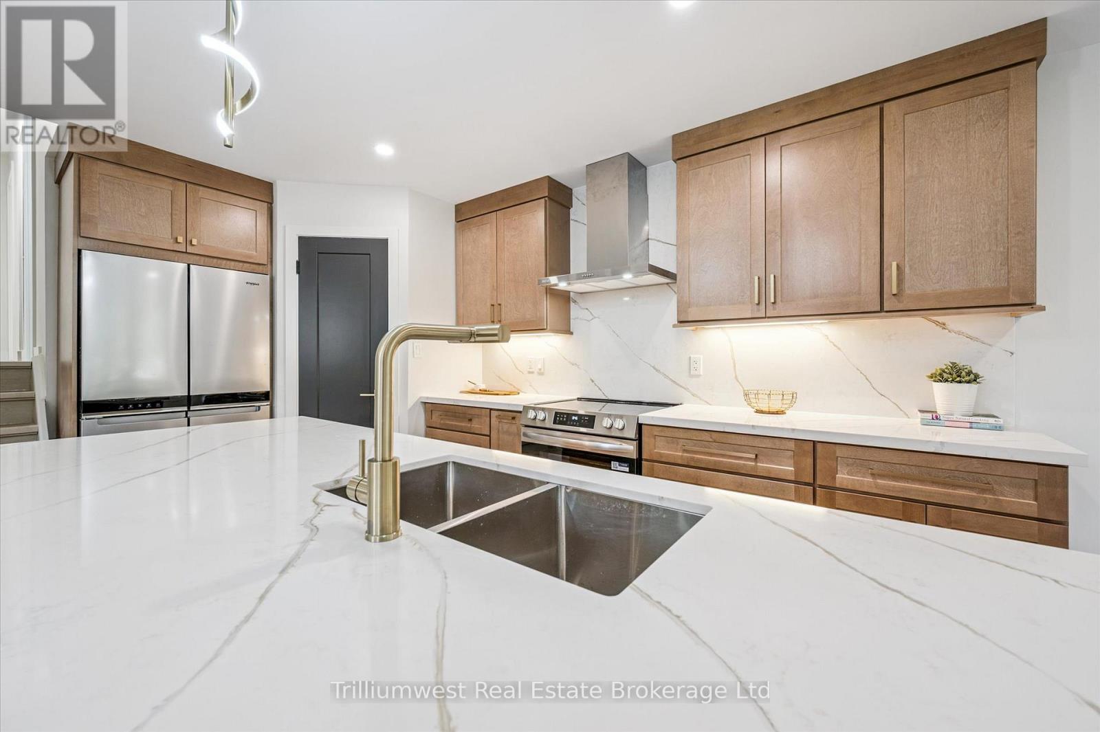 459 Drummerhill Crescent, Waterloo, Ontario  N2T 1G3 - Photo 4 - X12500118