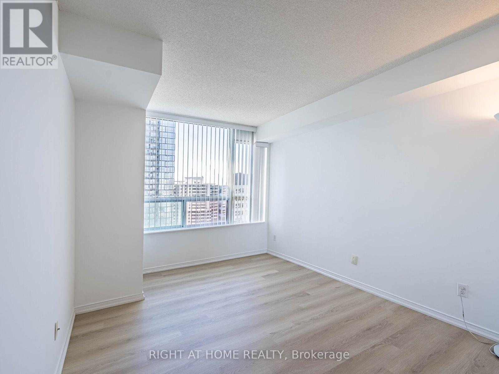 2001 - 238 Doris Avenue, Toronto, Ontario  M2N 6W1 - Photo 20 - C12500102