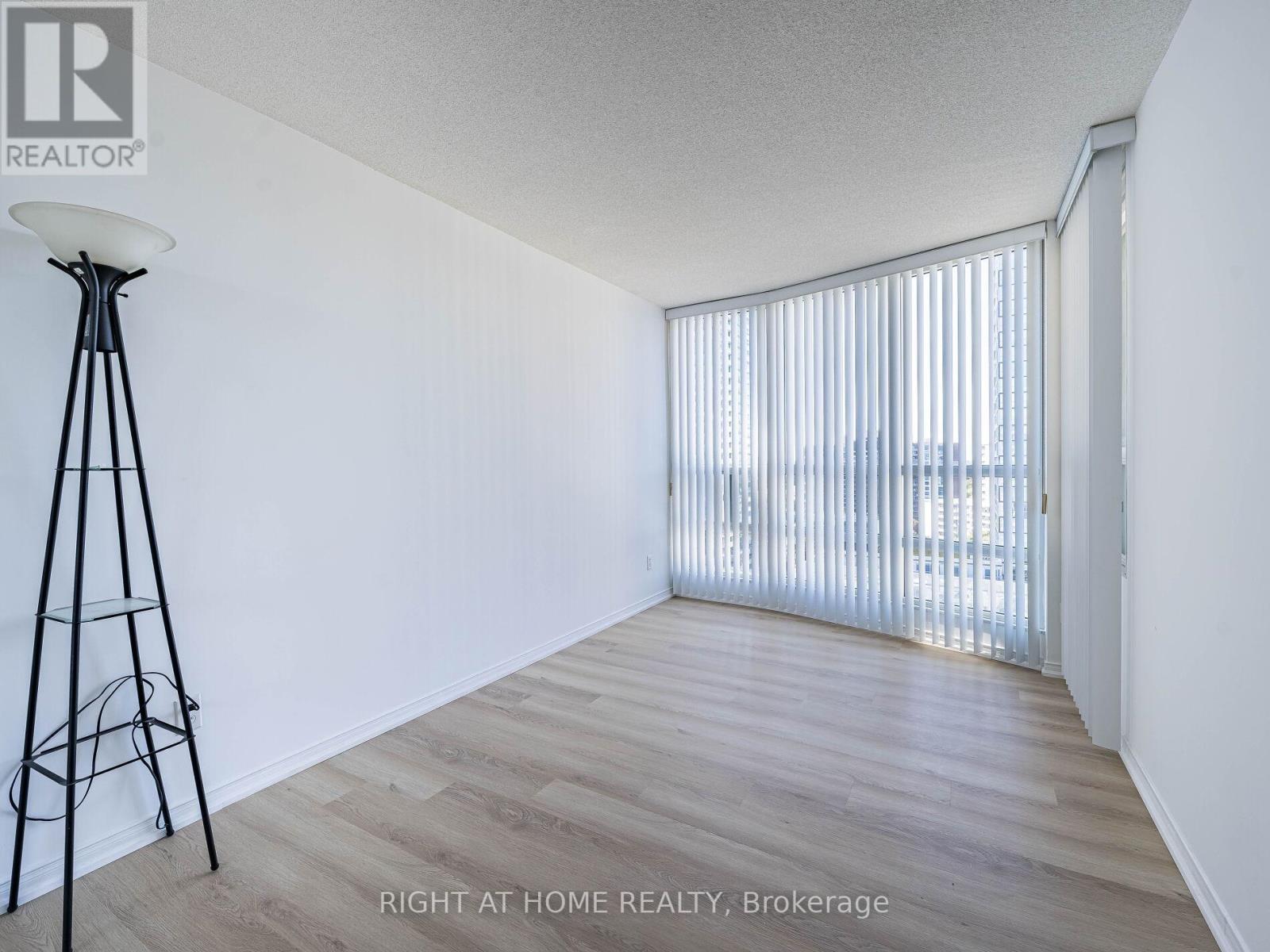 2001 - 238 Doris Avenue, Toronto, Ontario  M2N 6W1 - Photo 30 - C12500102