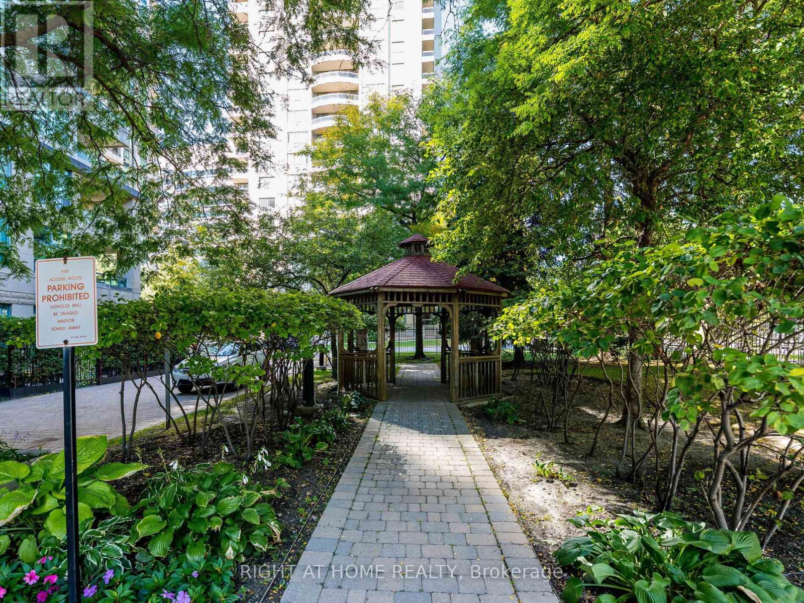 2001 - 238 Doris Avenue, Toronto, Ontario  M2N 6W1 - Photo 7 - C12500102