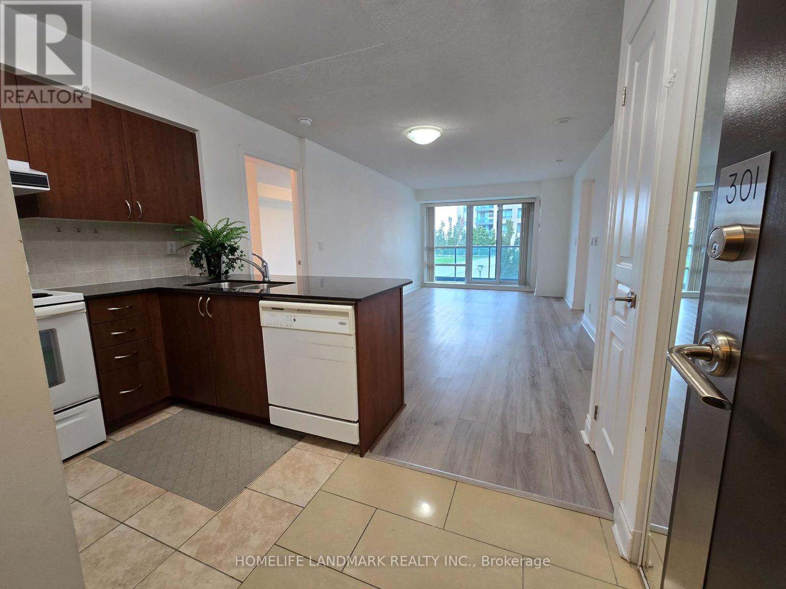 301 - 55 South Town Centre Boulevard, Markham, Ontario  L6G 0B1 - Photo 5 - N12430967