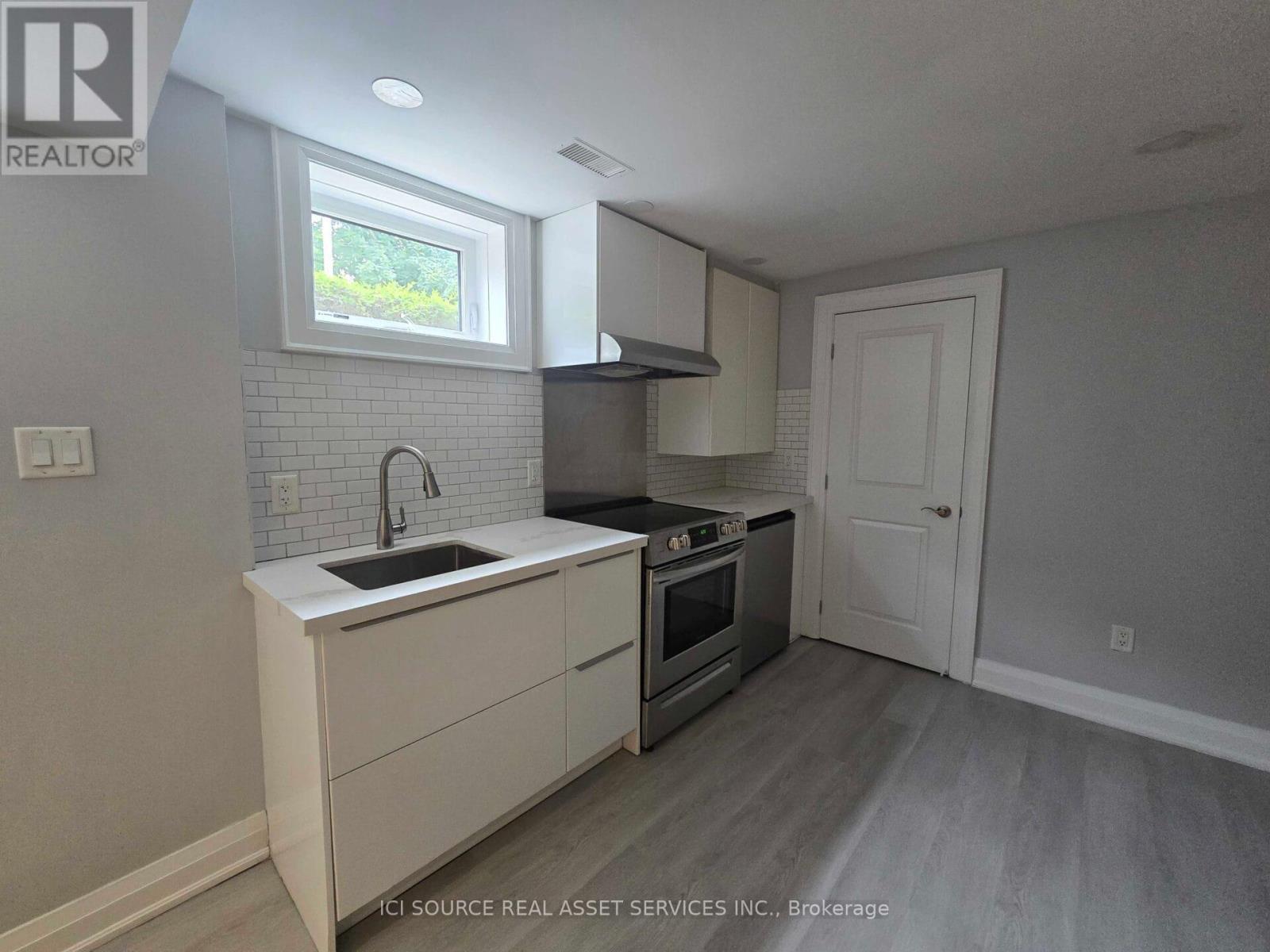 Basement - 66 Greenfield Drive, Toronto, Ontario  M9B 1H3 - Photo 11 - W12500082