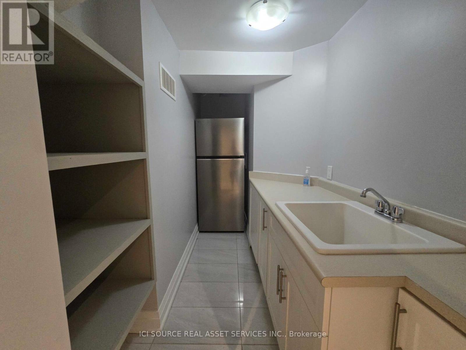 Basement - 66 Greenfield Drive, Toronto, Ontario  M9B 1H3 - Photo 3 - W12500082