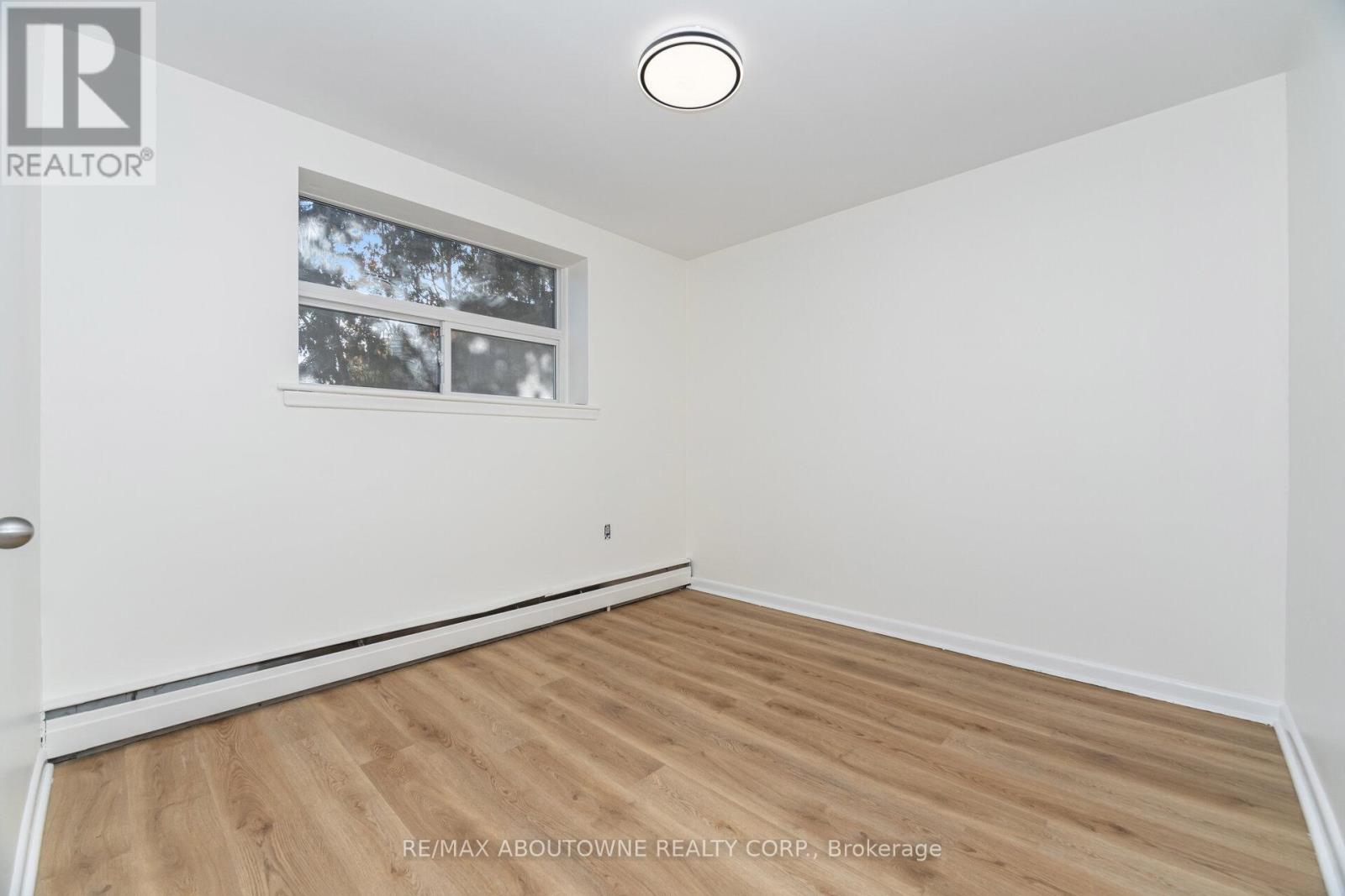 4 - 2144 Lilnan Court, Burlington, Ontario  L7R 1Y3 - Photo 19 - W12500094