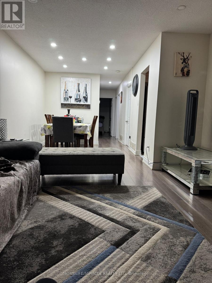 110 Burbank Crescent, Orangeville, Ontario  L9W 3E7 - Photo 4 - W12488302