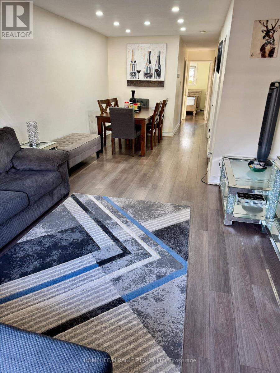 110 Burbank Crescent, Orangeville, Ontario  L9W 3E7 - Photo 3 - W12488302