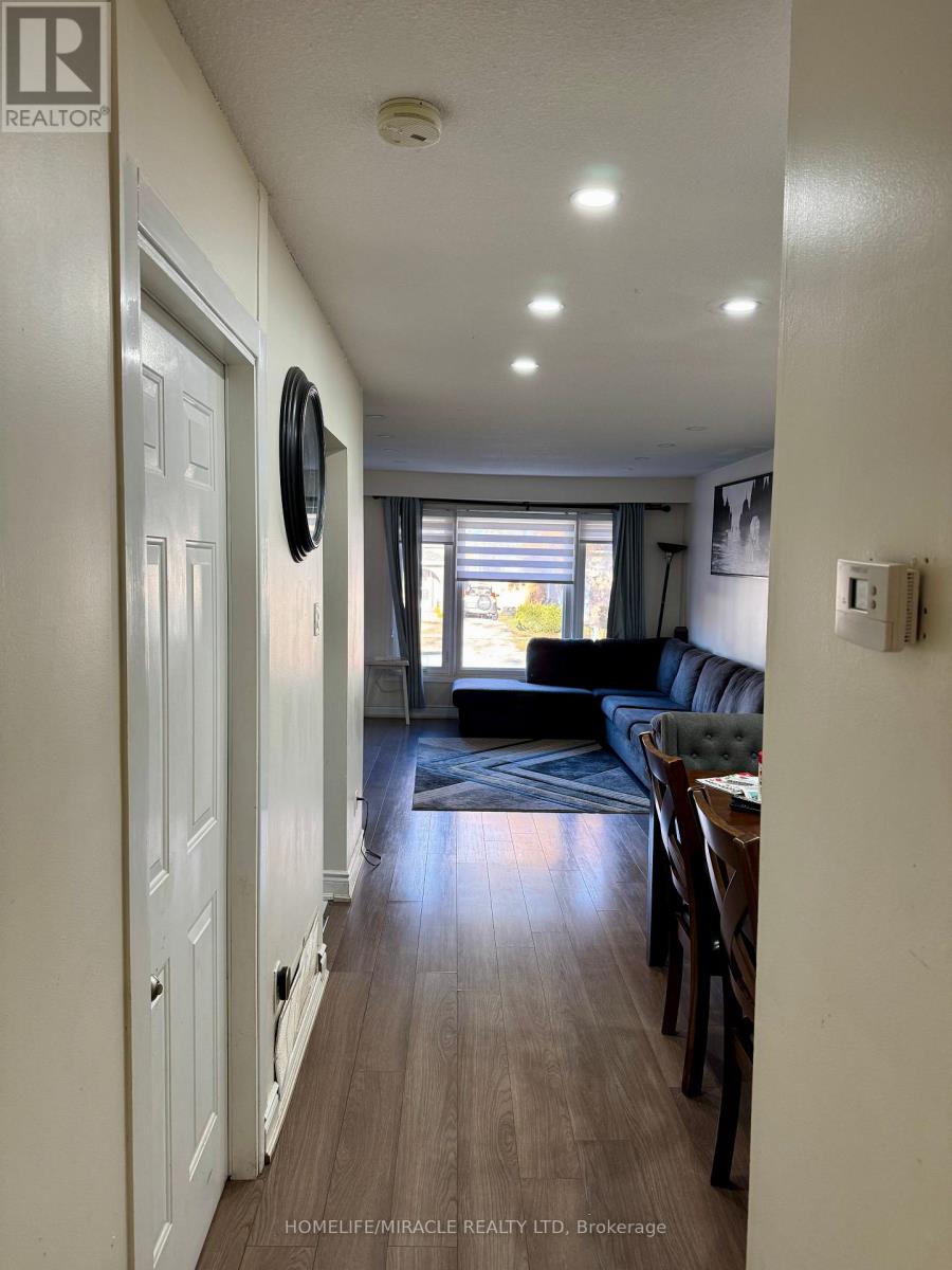 110 Burbank Crescent, Orangeville, Ontario  L9W 3E7 - Photo 5 - W12488302