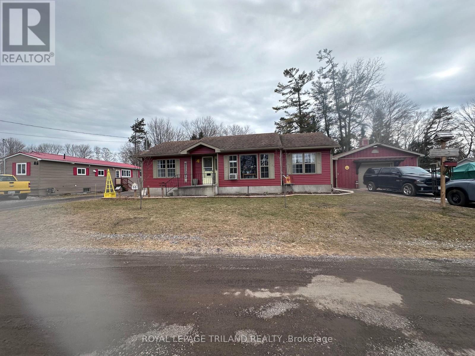 4 Grace Court, Bayham (Port Burwell), Ontario  N0J 1T0 - Photo 5 - X12500132