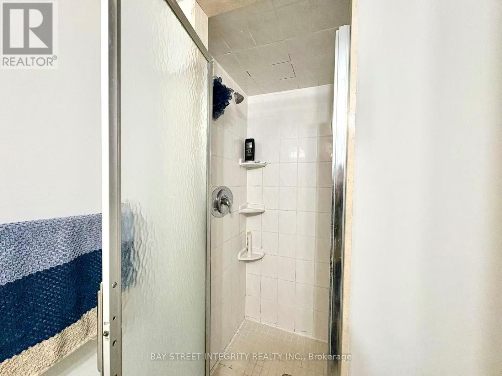 1011 - 265 Enfield Place, Mississauga, Ontario L5B 3Y7 - Photo 17 - W12494388