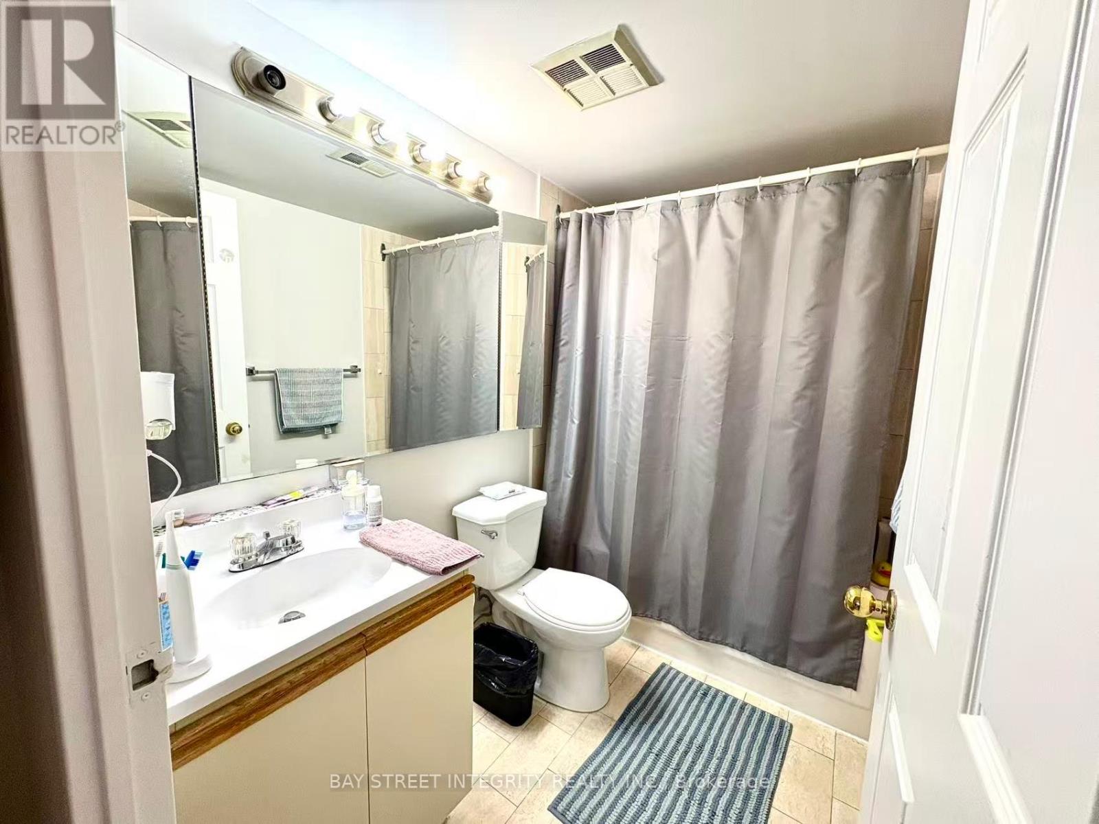 1011 - 265 Enfield Place, Mississauga, Ontario L5B 3Y7 - Photo 13 - W12494388