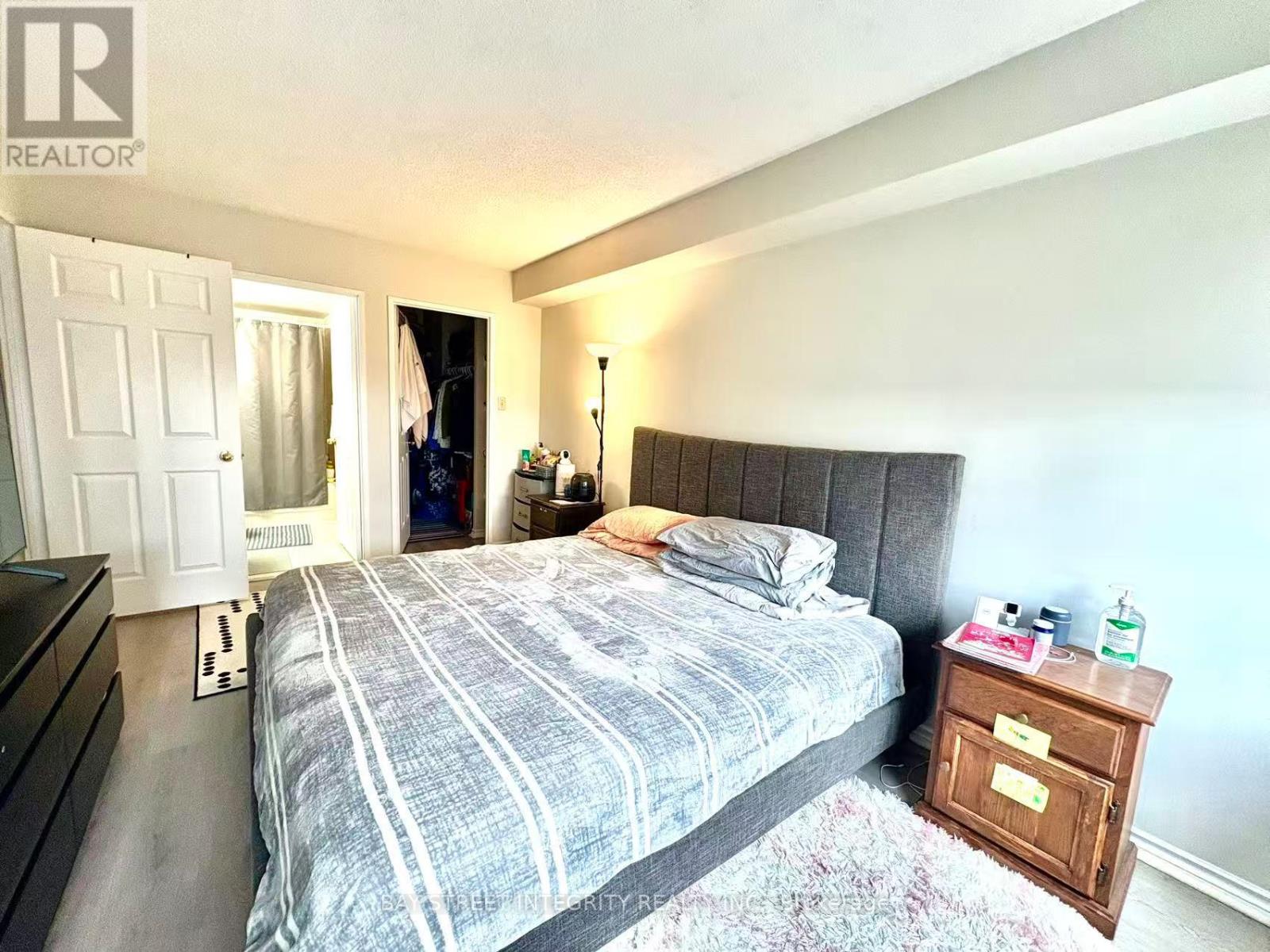 1011 - 265 Enfield Place, Mississauga, Ontario L5B 3Y7 - Photo 12 - W12494388