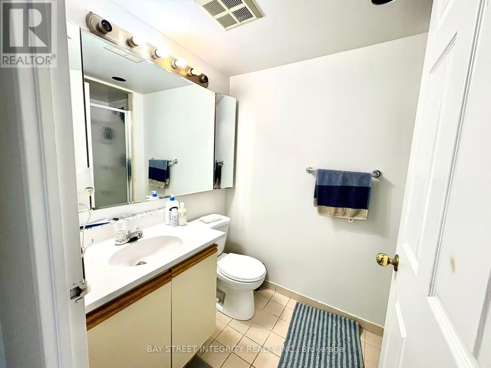 1011 - 265 Enfield Place, Mississauga, Ontario L5B 3Y7 - Photo 16 - W12494388