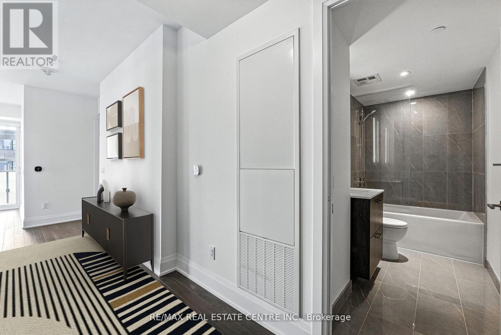 2013 - 470 Front Street W, Toronto, Ontario  M5V 0V6 - Photo 4 - C12500134