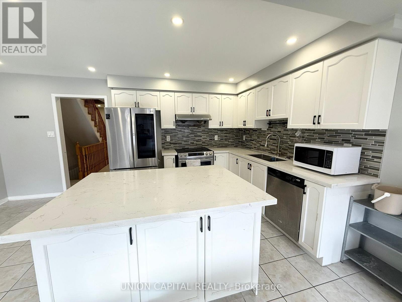 92 Guinevere Road, Markham, Ontario  L3S 4V2 - Photo 11 - N12452672