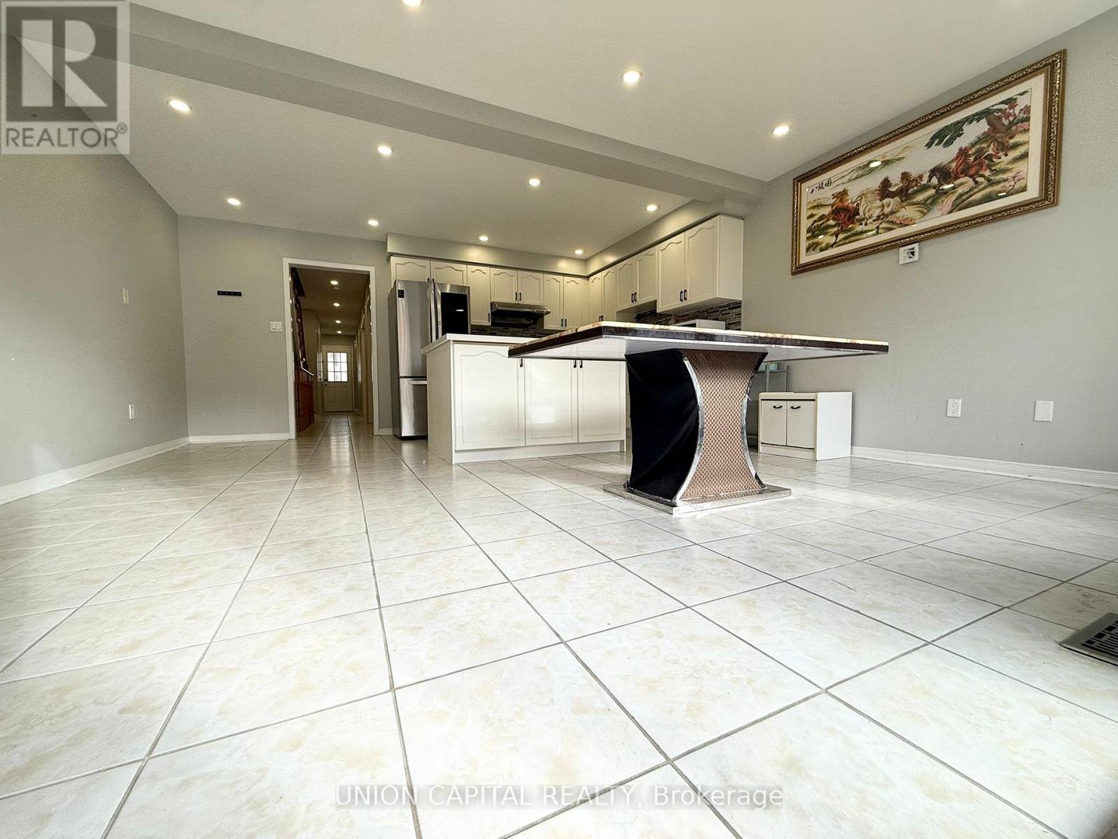 92 Guinevere Road, Markham, Ontario  L3S 4V2 - Photo 10 - N12452672