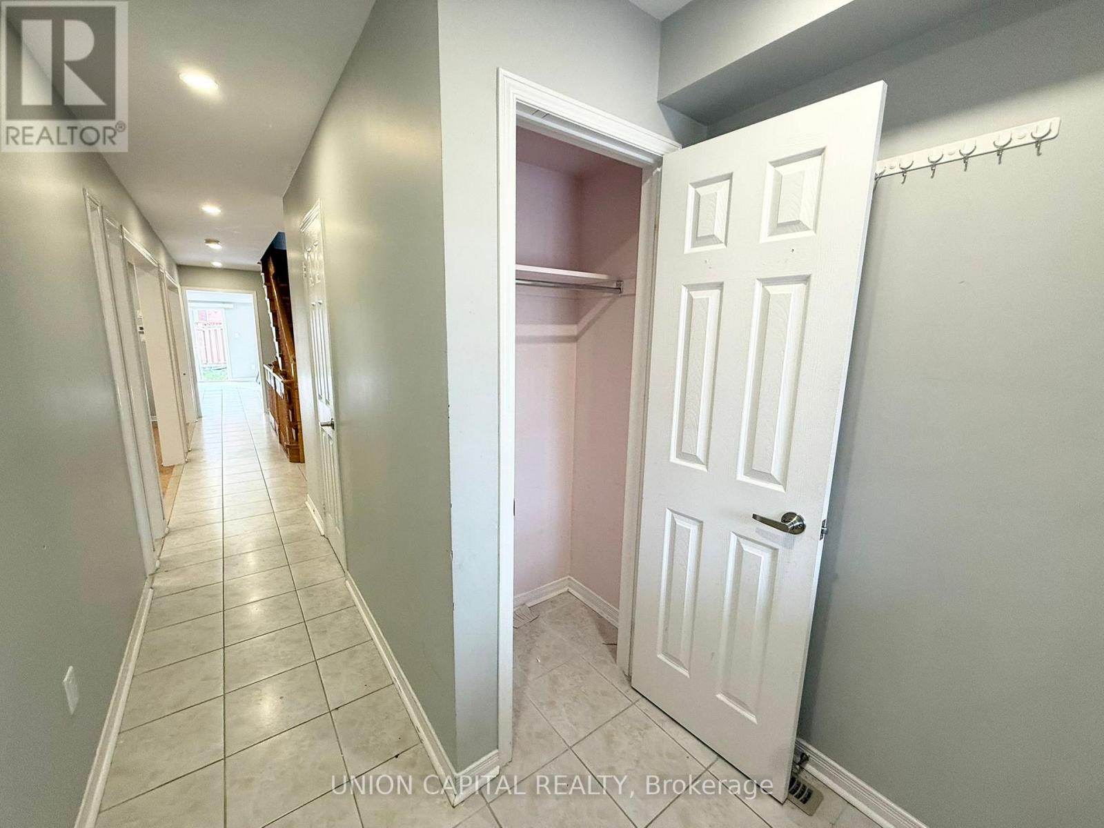 92 Guinevere Road, Markham, Ontario  L3S 4V2 - Photo 3 - N12452672