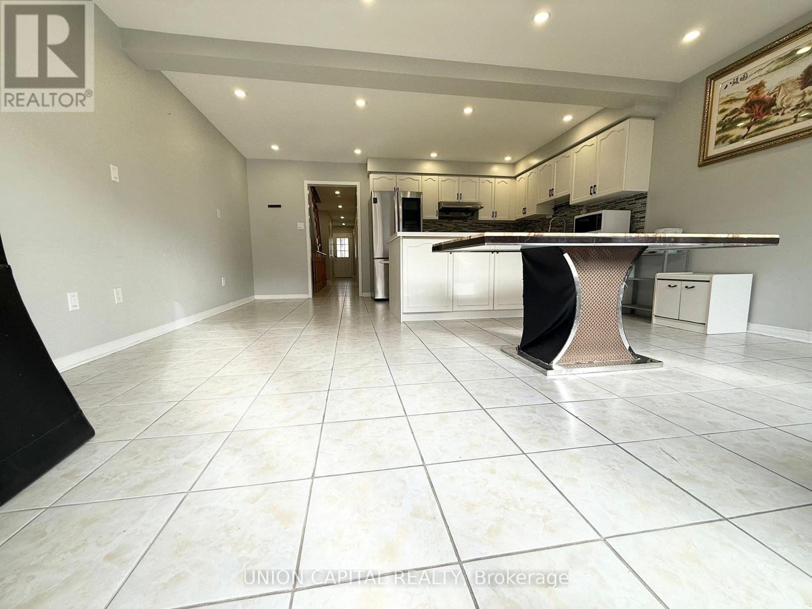 92 Guinevere Road, Markham, Ontario  L3S 4V2 - Photo 9 - N12452672