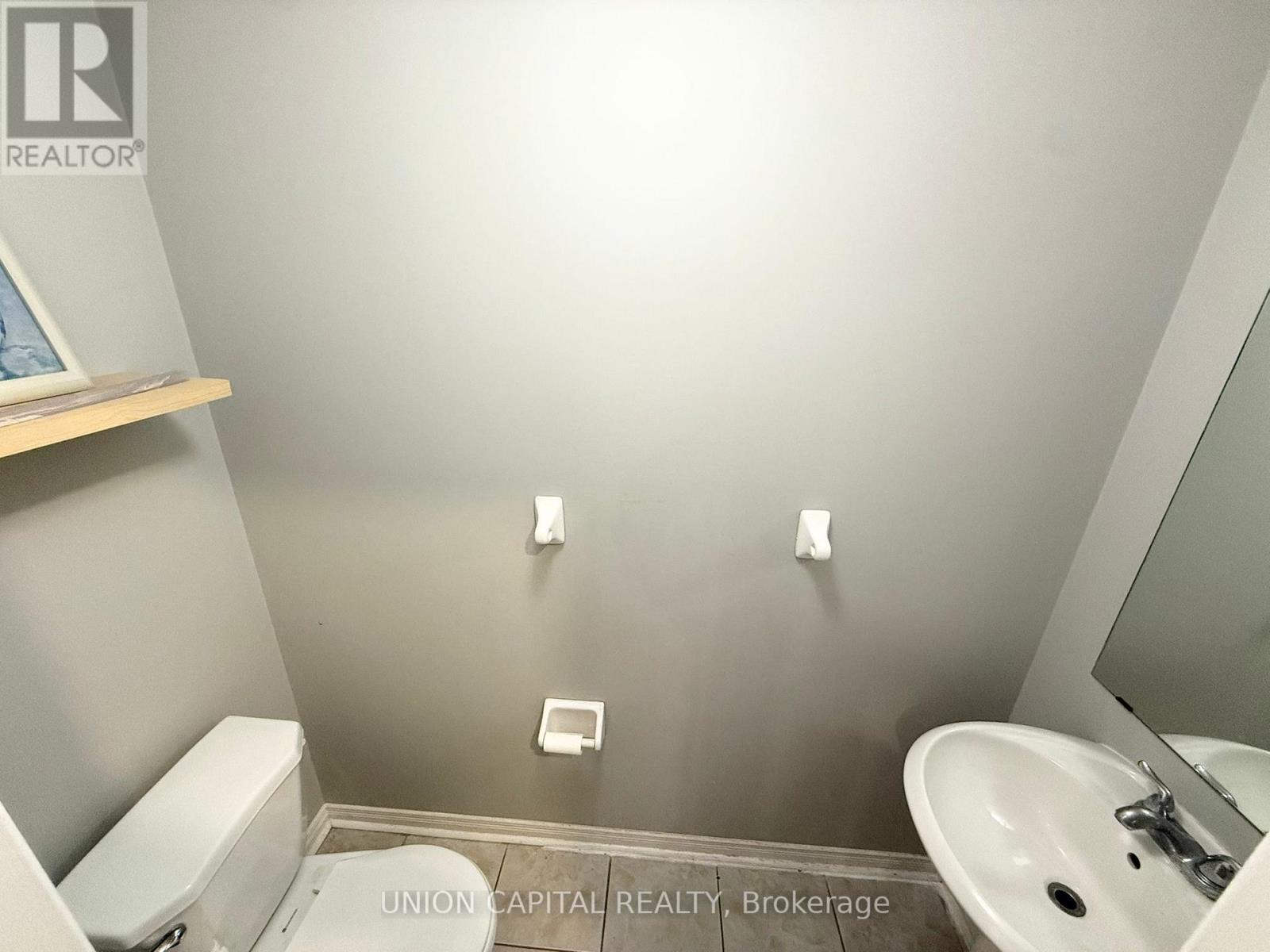 92 Guinevere Road, Markham, Ontario  L3S 4V2 - Photo 4 - N12452672