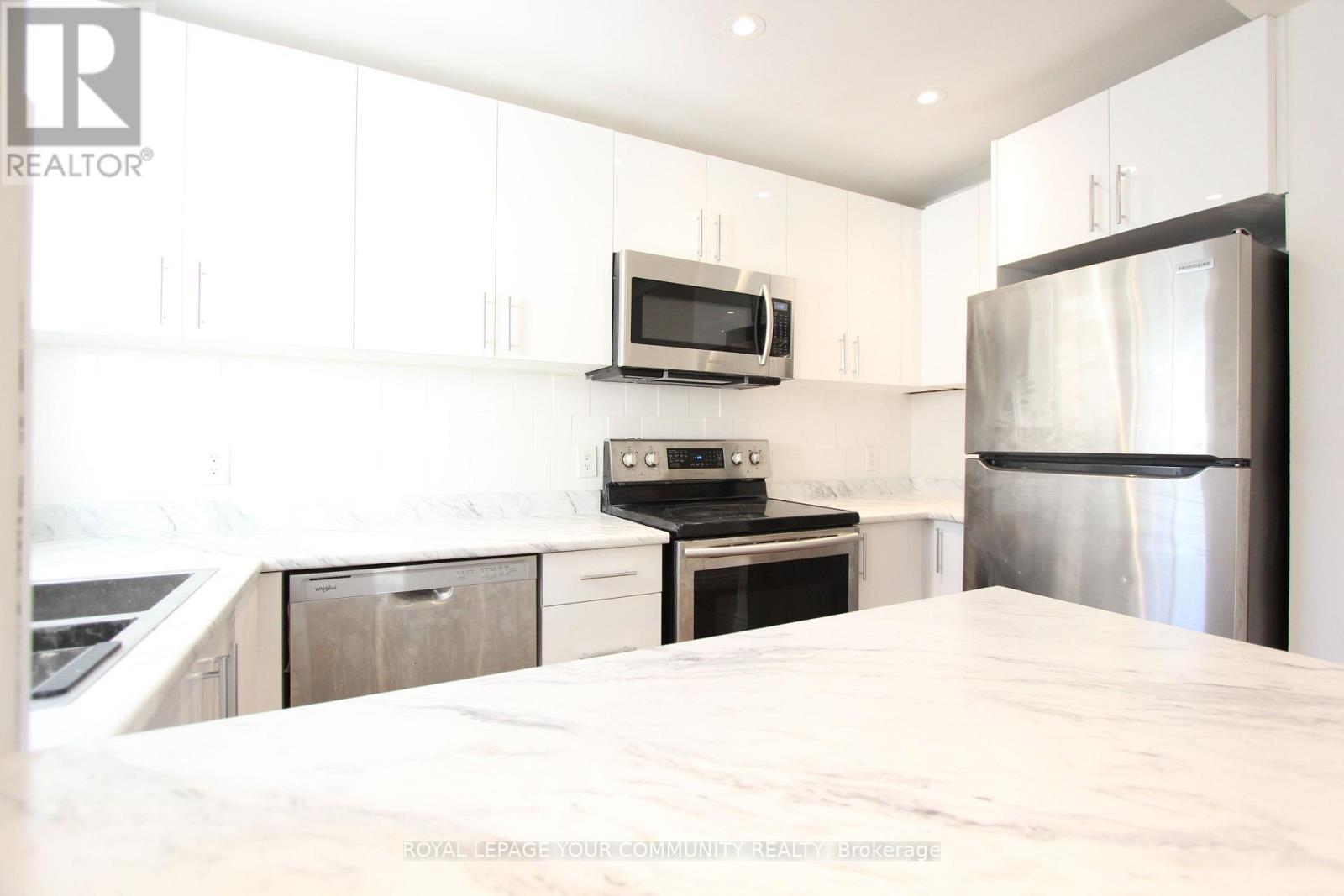 240 Royal Road, Georgina, Ontario  L4P 2T8 - Photo 21 - N12483496