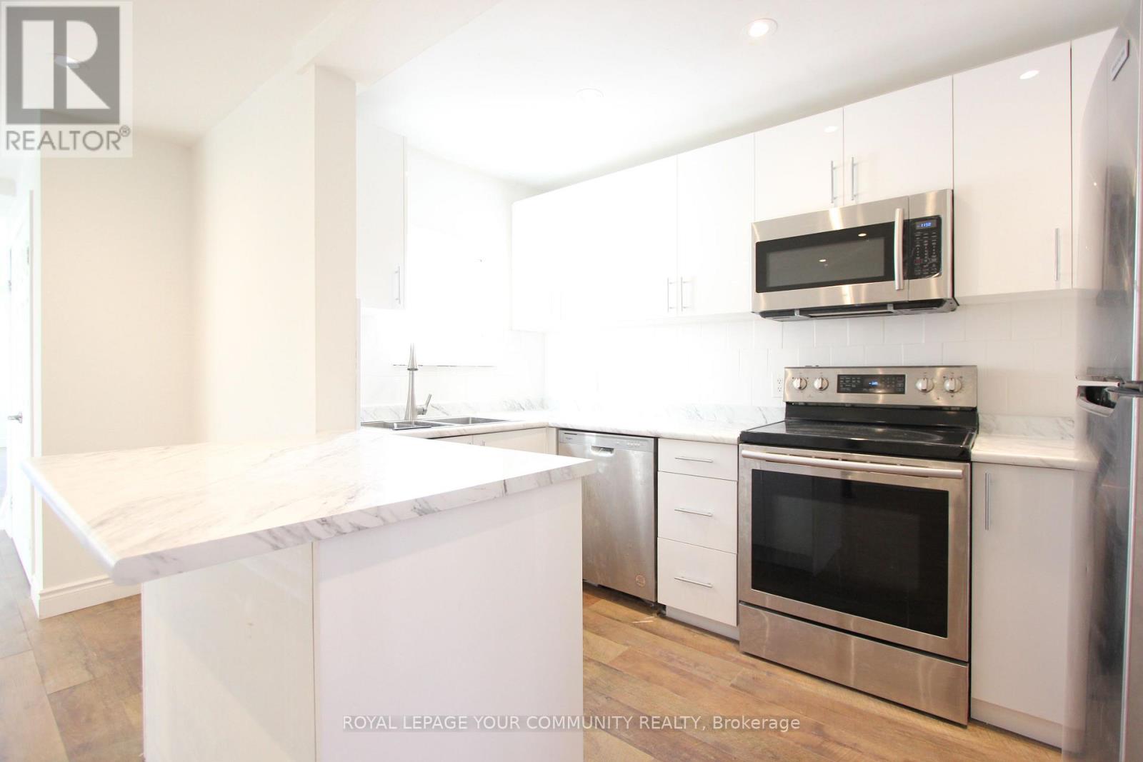 240 Royal Road, Georgina, Ontario  L4P 2T8 - Photo 19 - N12483496