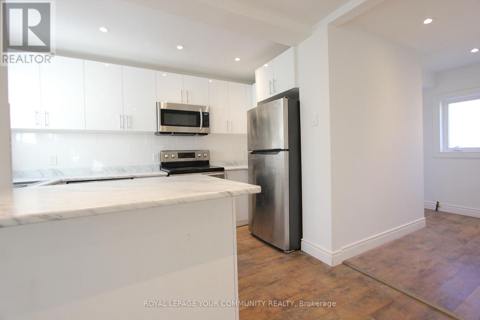 240 Royal Road, Georgina, Ontario  L4P 2T8 - Photo 22 - N12483496