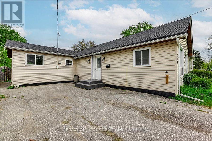 240 Royal Road, Georgina, Ontario  L4P 2T8 - Photo 2 - N12483496