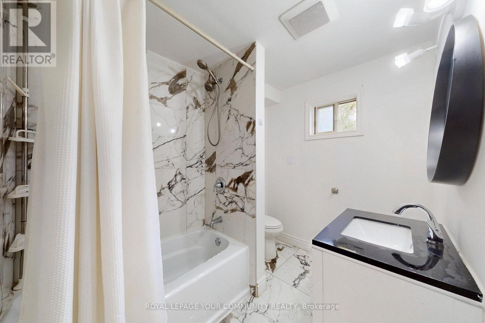 240 Royal Road, Georgina, Ontario  L4P 2T8 - Photo 36 - N12483496