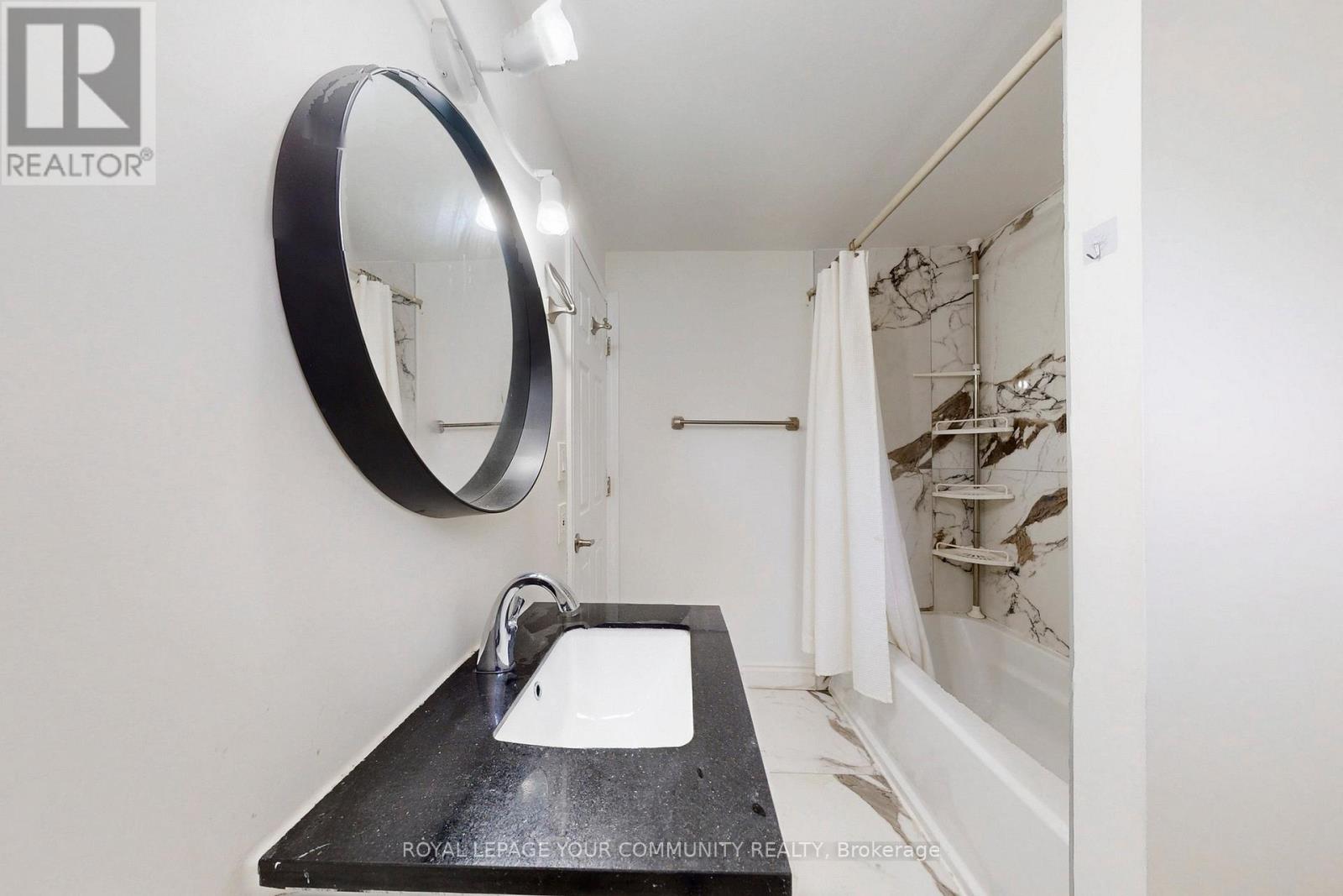 240 Royal Road, Georgina, Ontario  L4P 2T8 - Photo 34 - N12483496