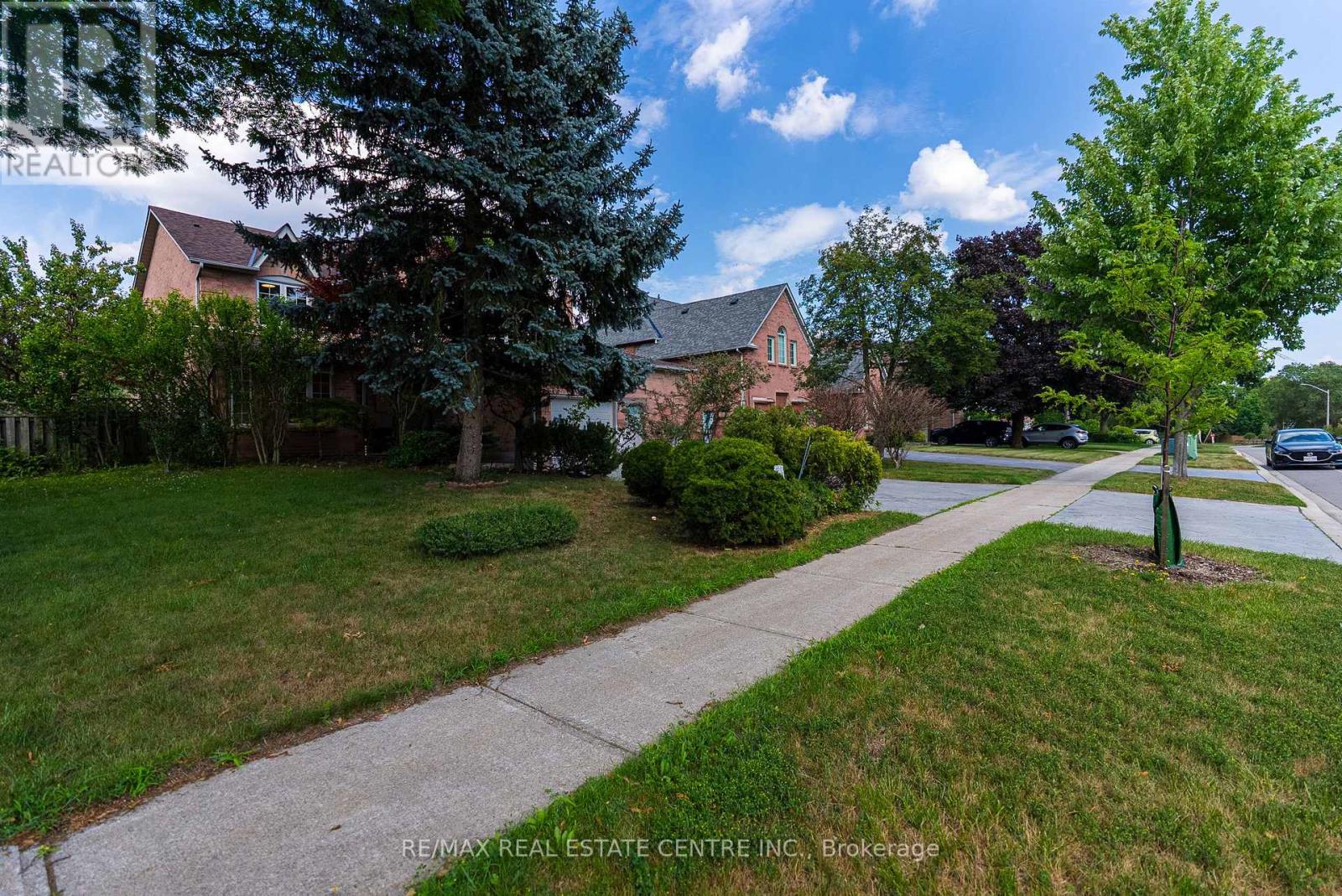 4623 Hewicks Lane, Mississauga, Ontario  L5M 3L8 - Photo 2 - W12500124