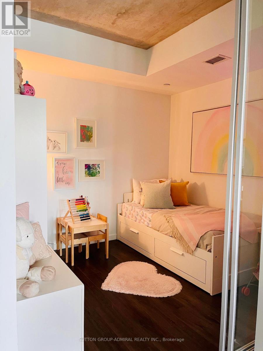 323 - 7 Smith Crescent, Toronto, Ontario  M8Z 0G3 - Photo 8 - W12382010